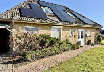 Familienfreundliches Einfamilienhaus mit PV-Anlage, Wärmepumpe & Garten
