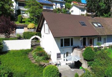 Top saniertes Eigenheim in ruhiger und unverbaubarer Aussichtslage inkl. Einliegerwohnung und Doppelgarage