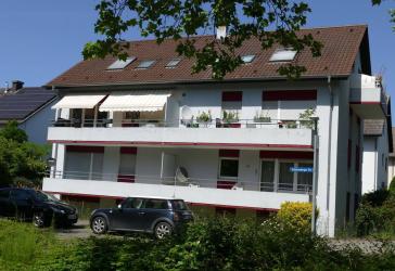 Sofort bezugsfrei: Renovierte 3-Zimmer-Wohnung mit Balkon, Keller und Stellplatz