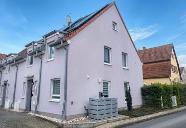 Sofort einziehen & wohlfühlen: Moderne Doppelhaushälfte mit PV-Anlage, Speicher und Wallbox