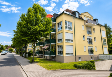 DRESDEN IM BLICK. WERTBESTÄNDIG INVESTIEREN. Vermietete Wohnung im 1. Obergeschoss - eine attraktive Kapitalanlage mit Perspektive.