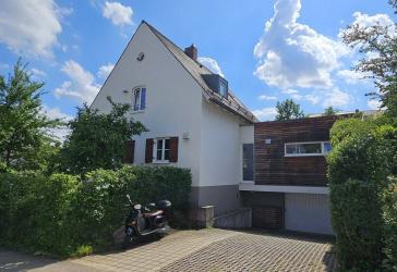 Zwischen historischer Altstadt und Universität - Einfamilienhaus von stiller, aber höchster Qualität