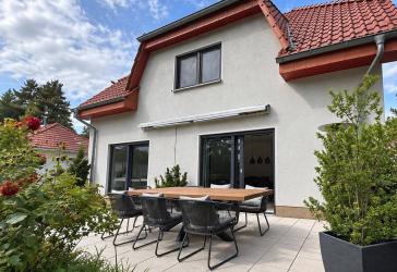 Neuwertiges Einfamilienhaus mit großem Grundstück & zusätzlichem Bebauungspotential