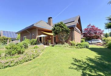Gepflegtes Zweifamilienhaus