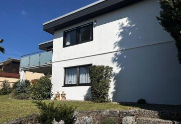 gepflegtes Einfamilienhaus mit Einliegerwohnung und Doppelgarage in Toplage von Bad Kissingen-Garitz