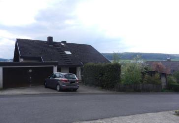 DH-Hälfte in Tauberbischofsheim-Impfingen,Ortsrand, mit Blick ins Taubertal mit Blick ins Taubertal