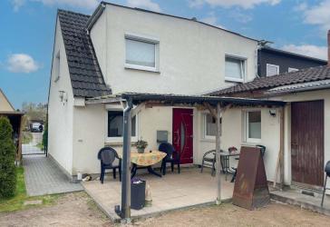 Endlich Machen statt weiter Suchen: Kompaktes Handwerkerhaus mit Garten wartet auf Ihr Finish!