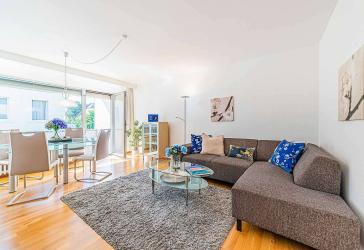 Gepflegt möblierte 2-Zimmer-Wohnung mit Balkon