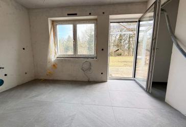 136 qm eigener Garten direkt vor der Terrasse! KfW 55 Energie A+ Eigentumswohnung im Gartengeschoss– Erstbezug, provisionsfrei direkt vom Bauträger