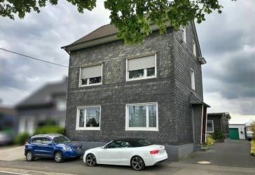 Mehrfamilienhaus + Bungalow auf großem Grundstück (VERMIETET)