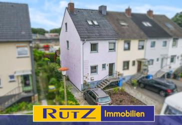 Delmenhorst - Stickgras | Reihenendhaus mit Wohnraum auf drei Etagen, Vollkeller, Balkon und Garten