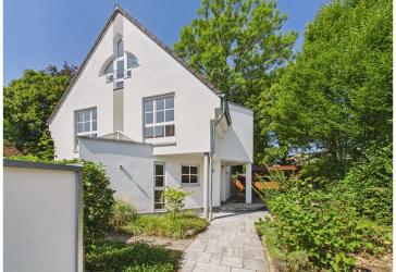 CHARMANTES EINFAMILIENHAUS IM BEGEHRTEN MÜNCHEN-OBERMENZING
