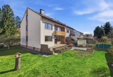 KÄUFER-PROVISIONSFREI*: Doppelhausähnliches Einfamilienhaus mit Garten in Augsburg-Neubergheim