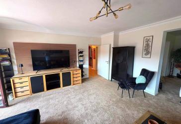 * Moderne voll möblierte 3-Zimmer-Wohnung mit Balkon in Wendelstein *