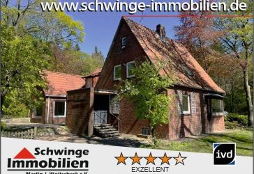 Hechthausen: 2.799 m² Grundstück mit Wohnhaus direkt am Bahnhof zu verkaufen.