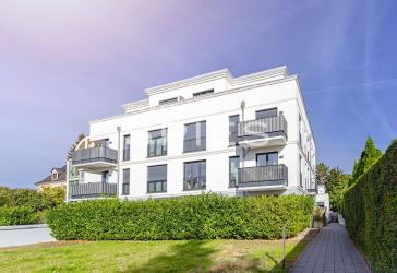 Stilvolle 3-Zimmer-Wohnung mit Balkon und moderner Möblierung