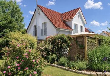 Gepflegtes Einfamilienhaus mit Garten, großer Terrasse, Tageslichtkeller und Ausbaureserve