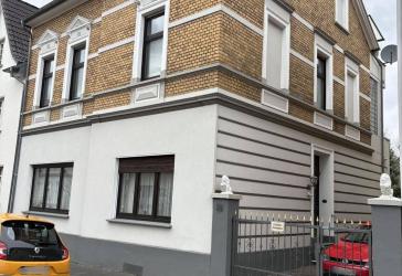 Bad Honnef-Zentral- Historisches Mehrfamilienhaus mit großem Grundstück als Kapitalanlage!