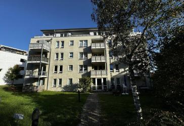 Provisionsfrei! 2 ZKB Penthouse-Wohnung mit betreuten Leistungen in ruhiger Seniorenwohnanlage in Baunatal