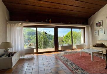 Freistehendes Einfamilienhaus in ruhiger Lage mit Burgblick