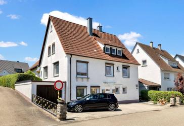 Zwei Wohneinheiten, ein Zuhause voller Möglichkeiten - gepflegtes Wohnhaus mit traumhaftem Garten