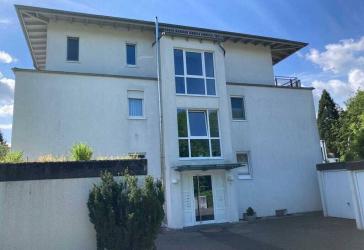 Moderne Maisonette-Wohnung mit Terrasse - 122m², 4,5 Zi