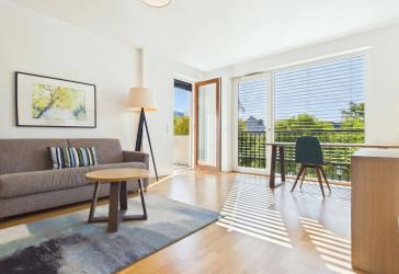 Attraktive Kapitalanlage in Bad Homburg: Möbliertes Apartment mit 2 Zimmern, Balkon und Aufzug