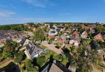 Charmante Wohnung im Zweifamilienhaus - Loggia & zwei Stellplätze / WEG-Teilung möglich
