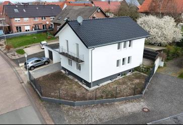 Umfassend modernisiertes Einfamilienhaus mit Kamin, Garage, Terrasse & Garten in Paderborn-Benhausen