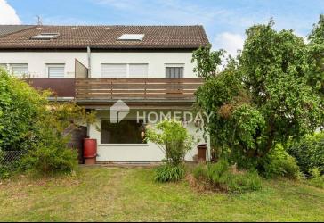 Reihenendhaus mit großem Garten, Balkon, Terrasse und Garage in Zirndorf-Bronnamberg