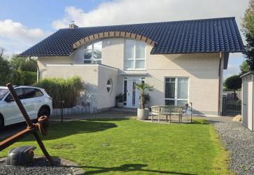 Stadtvilla in Husum mit Doppelgarage/Sauna und Pool