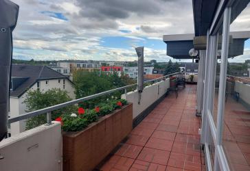 Bonn-Endenich, Penthouse-Wohnung mit großem Wohnzimmer