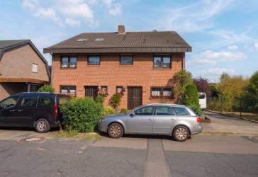 Hier kann Familie wachsen - großzügige Doppelhaushälfte mit viel Raum zum Leben, Wohnen und Wohlfühlen in Goch