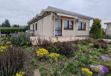 Gepflegtes Einfamilienhaus mit Keller, Garage und großem Garten in Delitzsch