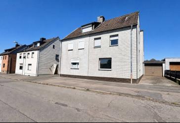 Zuhause im beliebten Stadtteil Hastenrath - Doppelhaushälfte mit Garage und schönem Garten