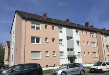 Großzügige 4-Zimmer Wohnung im EG mit Balkon zu vermieten