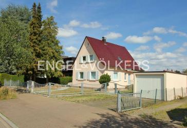 Saniertes Siedlungshaus mit gepflegtem Garten in Trossingen!