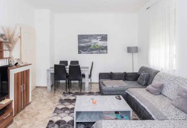 Attraktives Rendite-Objekt: 3 separat begehbare Zimmer & niedriges Hausgeld.