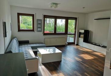 Provisionsfrei! Attraktive und renovierte 2,5-Zimmer-Wohnung vollständig möbliert mit Balkon und EBK