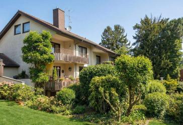 Bonn-Ippendorf, großzügiges Wohnhaus mit Garage direkt am Waldrand