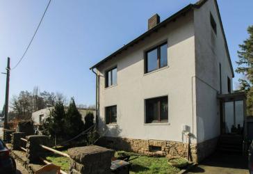 Freistehendes Haus mit viel Potenzial - ideal für Mehrgenerationenwohnen in ruhiger Lage