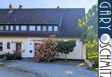 Bezaubernde Doppelhaushälfte mit Hanggrundstück in Löhne