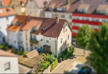 Stadthaus mit Garten & Potenzial - ca. 120 m² auf drei Ebenen in Stuttgart-Wangen