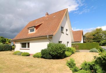 Einfamilienhaus mit großem Grundstück und Potenzial
