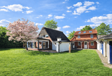 Reetdachhaus + Gästehaus auf 1.904 m² mit positivem Bauvorbescheid