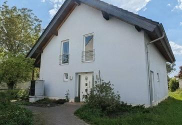 Modernes Familienglück in Abenheim: Pool, PV Anlage & enormes Potential