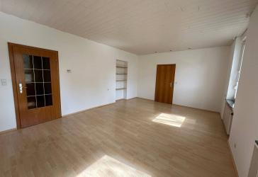 Seltene Gelegenheit: Großzügige 4-Zimmer-Erdgeschosswohnung in zentraler von Letmathe mit Gartennutzung und Garage