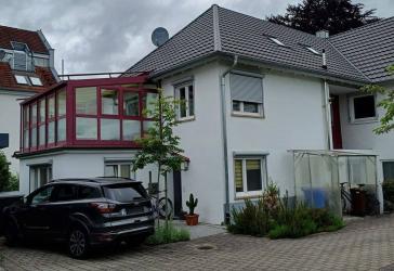 Doppelhaushälfte zentral und doch mit Privatsphäre