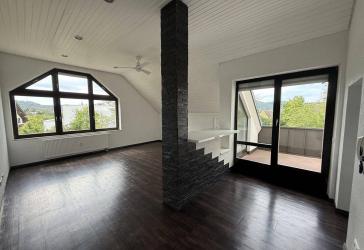 Exklusive Dachgeschosswohnung in Aalen-Blümert | 79 m² | Balkon | Garage | provisionsfrei