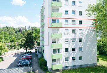 Helle 4-Zimmer-Wohnung in zentraler und familienfreundlicher Lage & KFZ- Stellplatz